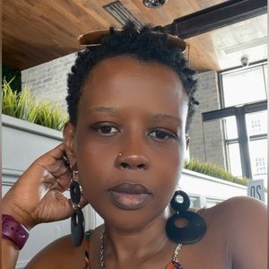 Meet your Posher, Jeniffer